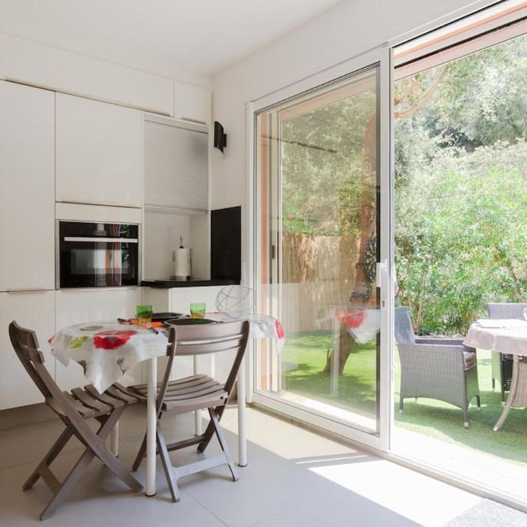 2 pièces climatisé à 200m des plages - Appartement 1 Chambre - 11