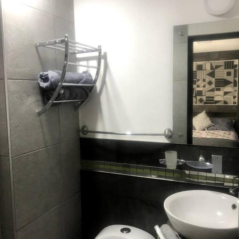 Habitación Donovan, confortable con baño privado - Apartamento de 1 dormitorio - 21