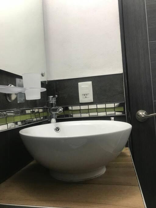 Habitación Donovan, confortable con baño privado - Apartamento de 1 dormitorio - 15