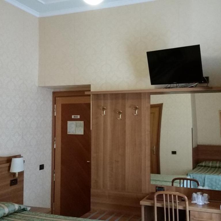 Hotel Teti - Chambre Quadruple - 1