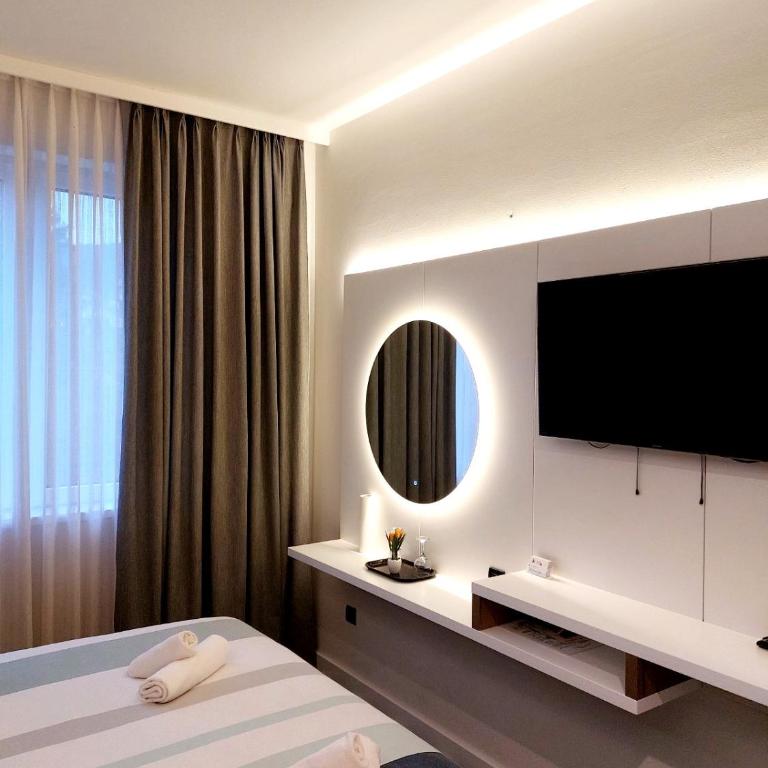 Swiss Plus Hotel - Superior Double or Twin Room - 2