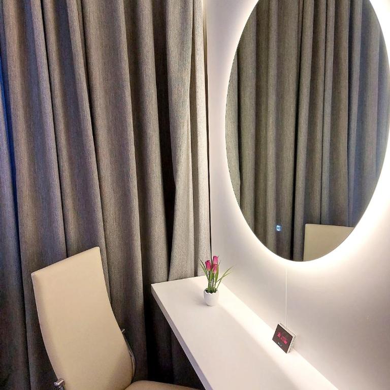Swiss Plus Hotel - Superior Double or Twin Room - 12