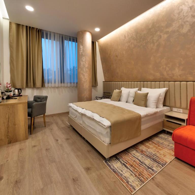 Hotel Emerald - Superior Double or Twin Room - 8