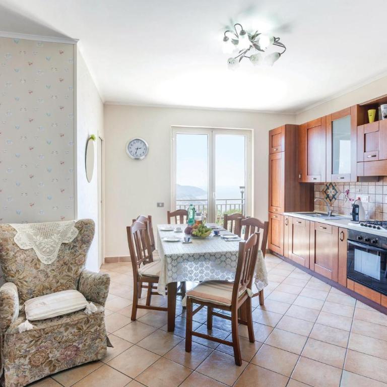 Awesome Home In Agropoli Sa - Casa Vacanze con 4 Camere da Letto - 12