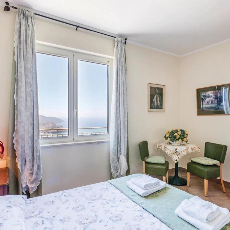 Awesome Home In Agropoli Sa - Casa Vacanze con 4 Camere da Letto - 6