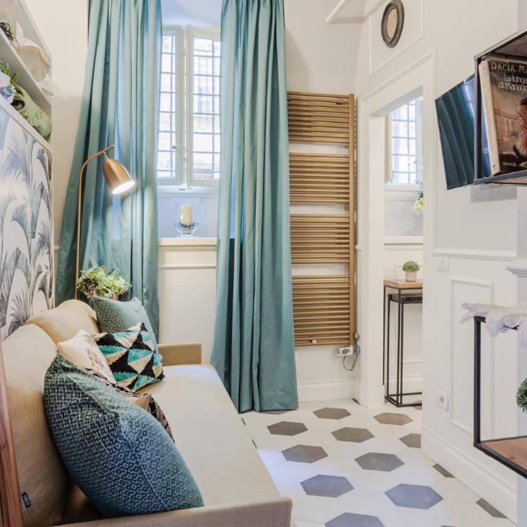 Busdraghi Studio, a stylish studio along Via Fillungo - Apartment - 15