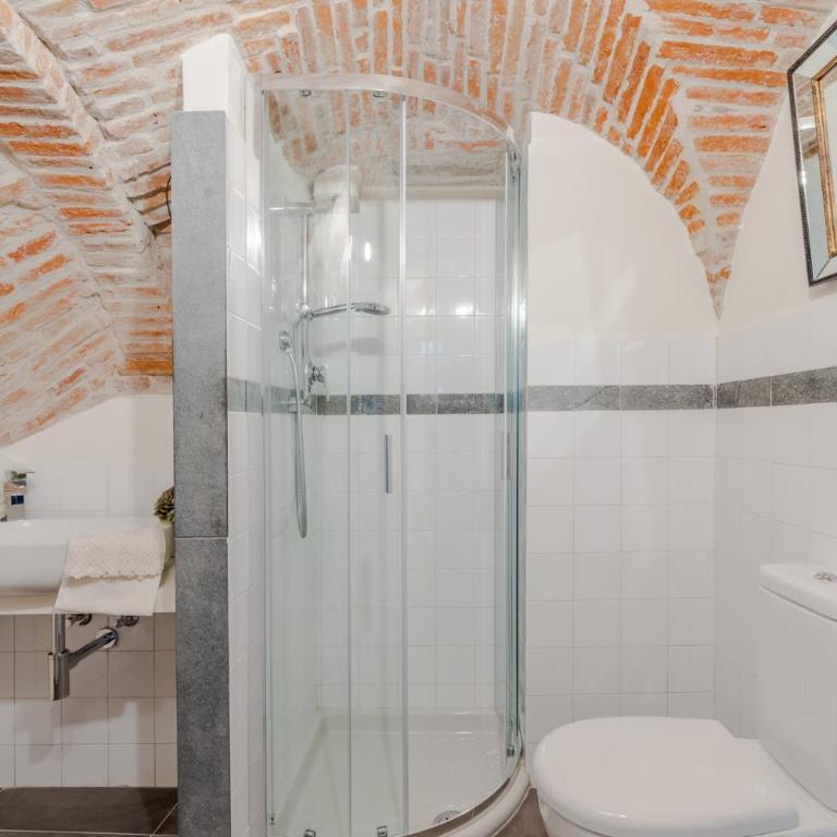 Busdraghi Studio, a stylish studio along Via Fillungo - Apartment - 18