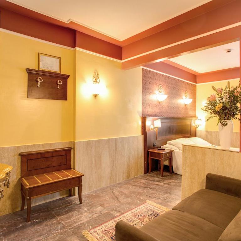 Hotel Aurelius - Camera Tripla - 4