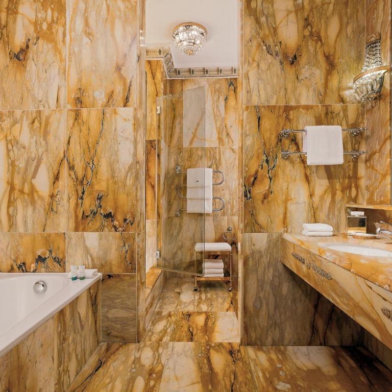 The Westin Excelsior, Rome - Camera Matrimoniale Deluxe con 1 Letto King-Size - 5
