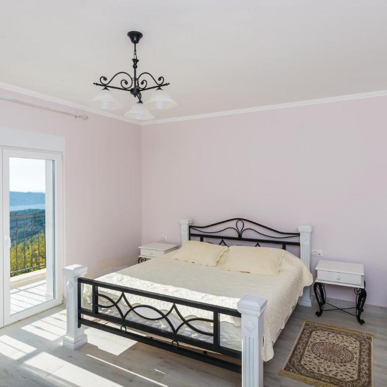 Amazing Home In Herceg Novi With Wifi - Holiday Kuća s 4 Spavaće Sobe - 9