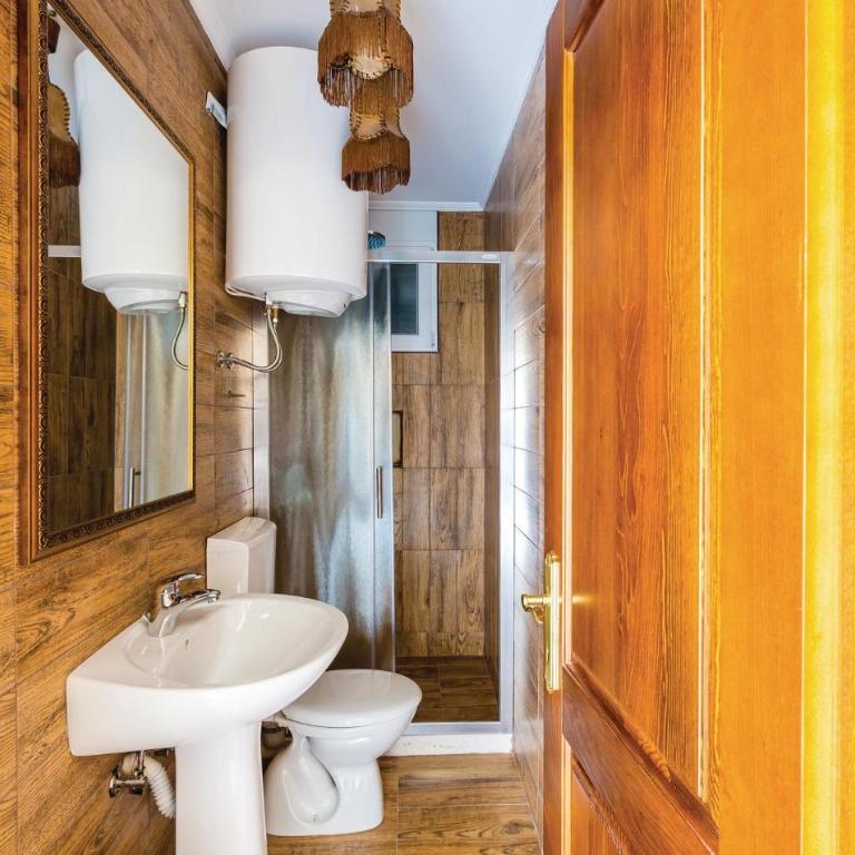 Amazing Home In Herceg Novi With Wifi - Four-Bedroom Vacation Home - 23