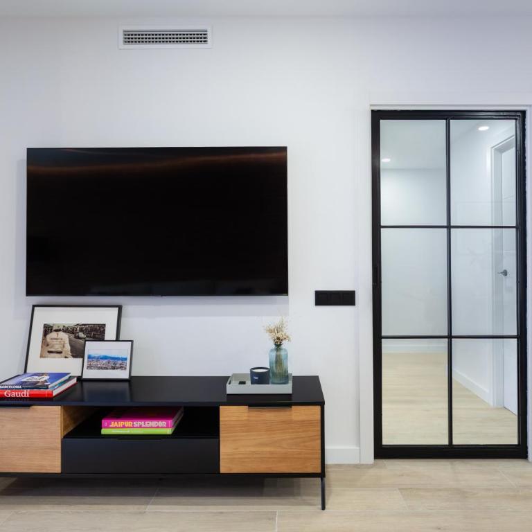 ApartsNouBcn Equador Les Corts - Two-Bedroom Apartment - 10