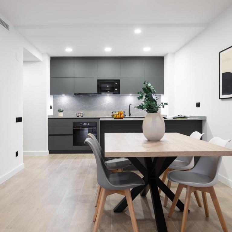 ApartsNouBcn Equador Les Corts - Two-Bedroom Apartment - 8