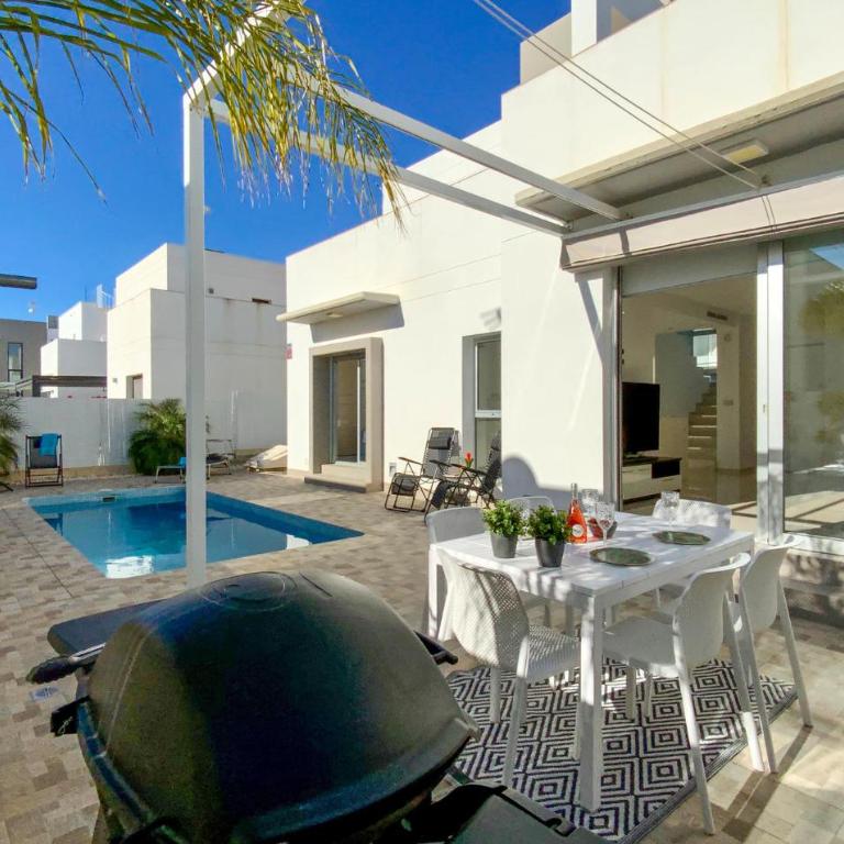 Beautiful Home In Alicante - Casa Vacacional de 3 dormitorios - 2