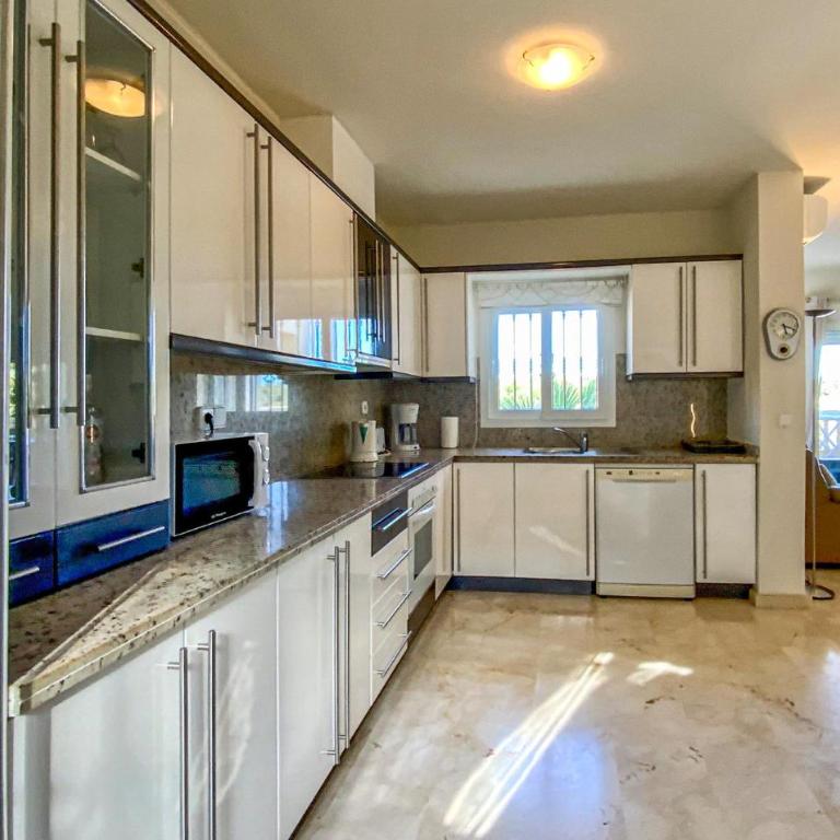 Gorgeous Home In Orihuela Costa - Casa Vacacional de 3 dormitorios - 5