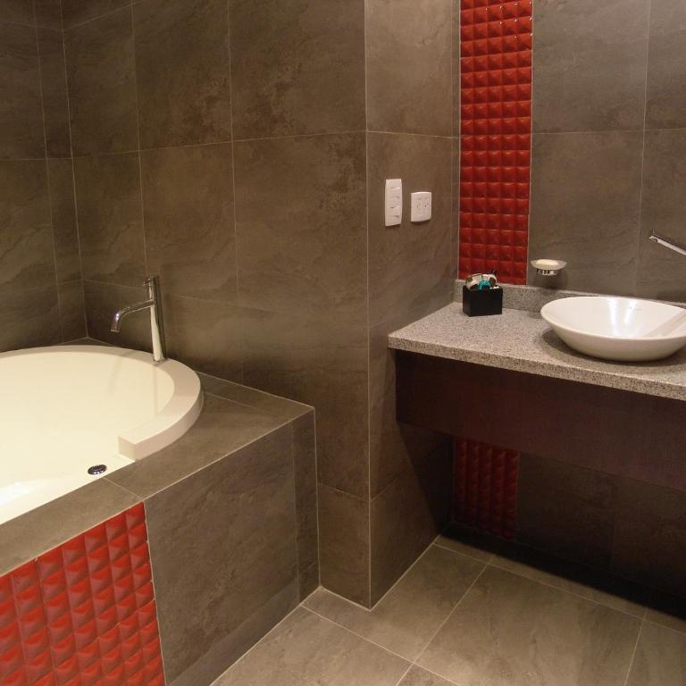 Rioné Hotel Boutique - Suite Deluxe con bañera de hidromasaje - 11