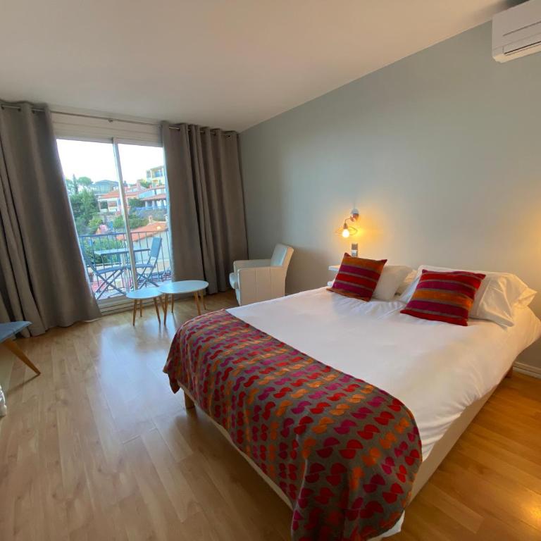 Hotel Le Bon Port - Chambre Double avec Balcon - 1