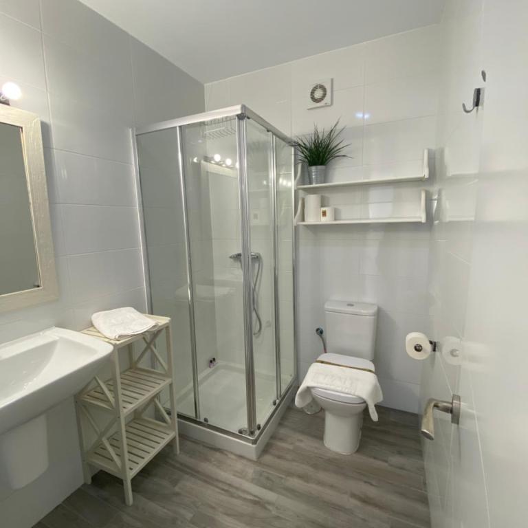 WintowinRentals Amazing Apartment with Sea view - Two-Bedroom Apartment - 10
