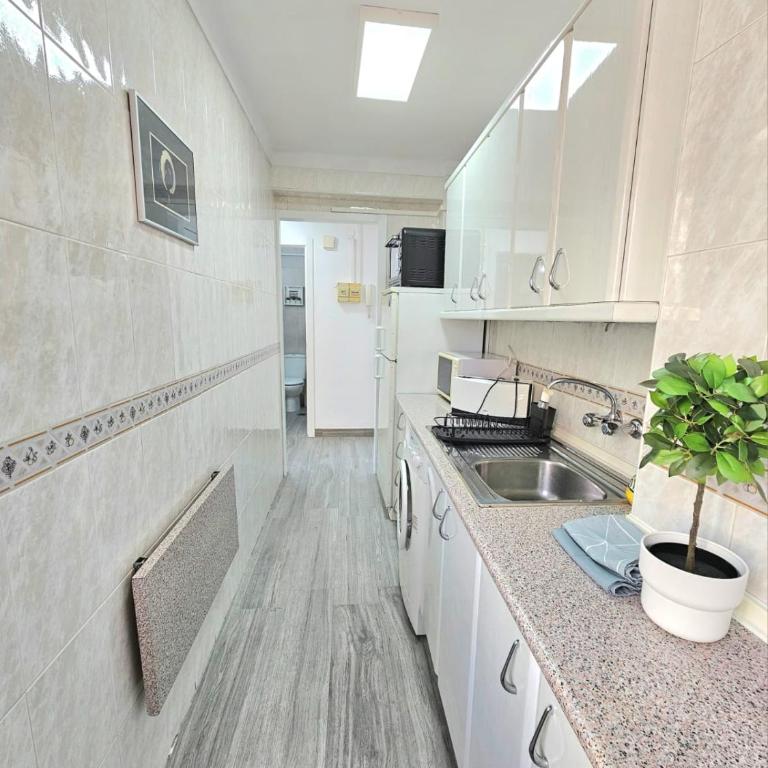 Mavi Torre del Mar - One-Bedroom Apartment - 10