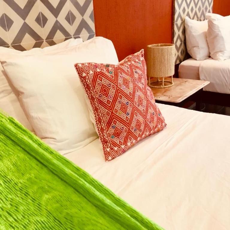 Villa Bugambilia Colonial Charm with Spacious Design and Private Pool Five Minutes from Downtown - Three-Bedroom Villa - 22