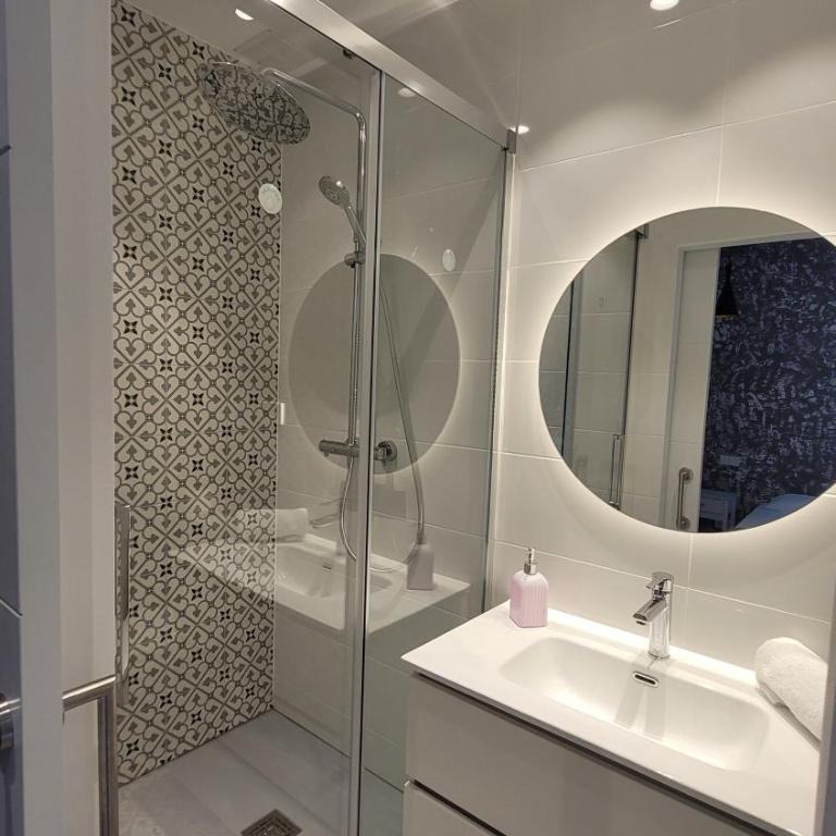 Casa Lemus - Camera Matrimoniale Superior con Bagno Privato e Balcone - 1