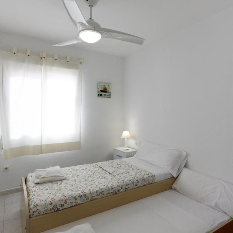 Els Molins con terraza de 25 metros a un paso del mar Les Marines Denia by costablancarent - Apartamento - 20