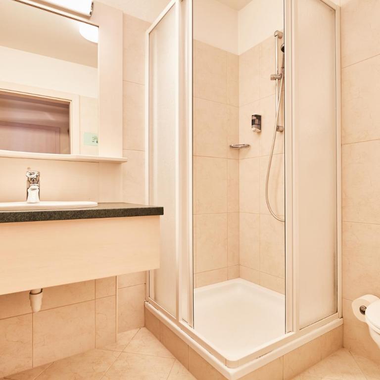 Hotel Jörglerhof - Doppelzimmer mit Balkon (2 Erwachsene + 1 Kind) - 3