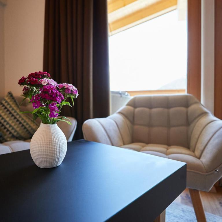 Hotel Jörglerhof - Suite mit Kingsize-Bett und Balkon - 3