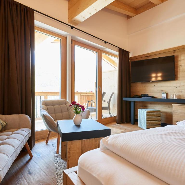 Hotel Jörglerhof - Suite mit Kingsize-Bett und Balkon - 4