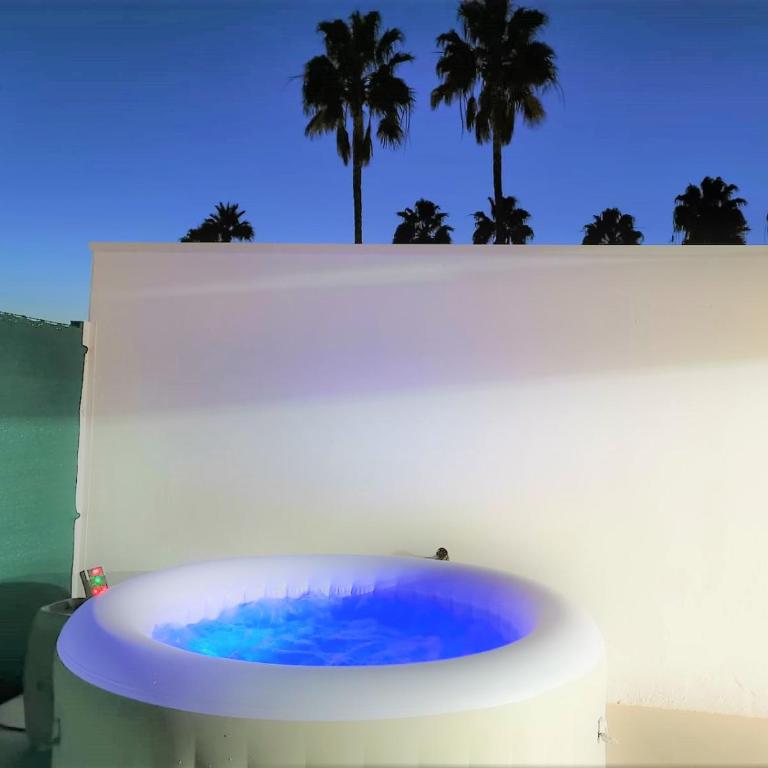 Aquarium Bungalow private jacuzzi, 3 bedrooms, AC and Bikes - Apartamento Deluxe - 9