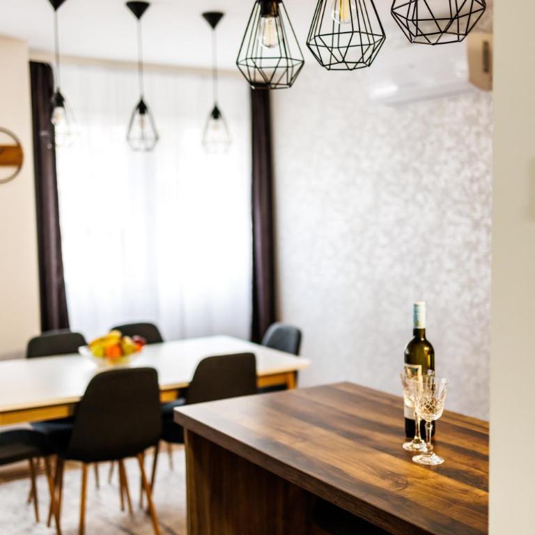 Beautiful modern apartment with Home office amenities - Apartman sa 1 Spavaćom Sobom - 33