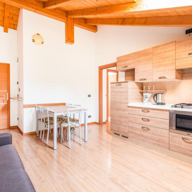 CROSINA HOLIDAY - Residence Toli - Appartamento con 2 Camere da Letto (5 Adulti) - 8