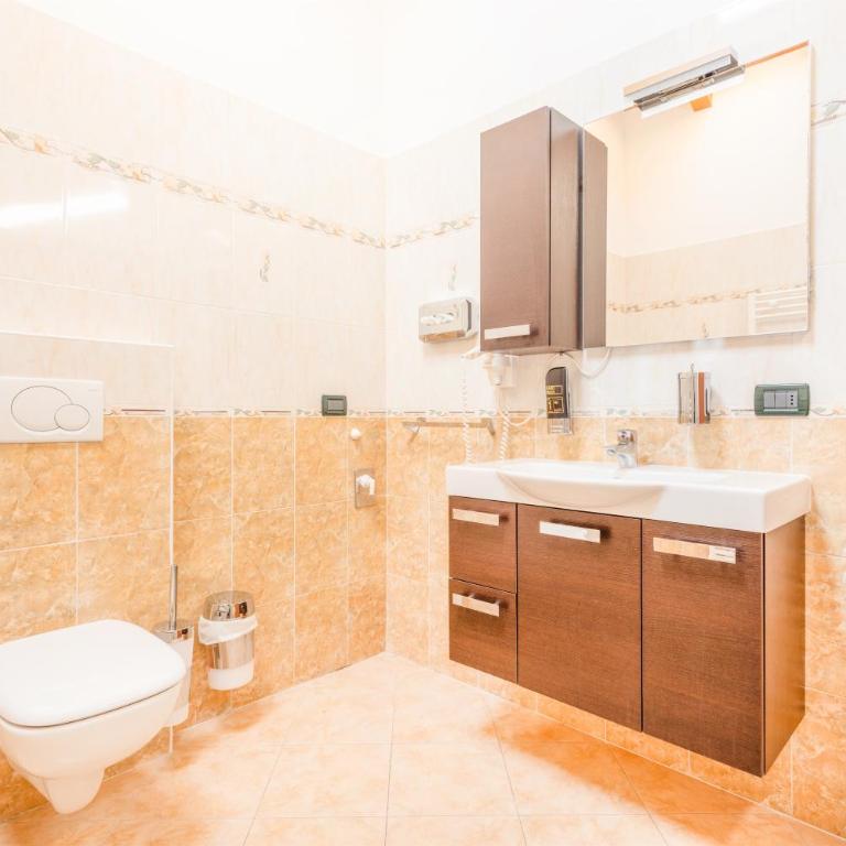 CROSINA HOLIDAY - Residence Toli - Appartamento con 2 Camere da Letto (5 Adulti) - 14
