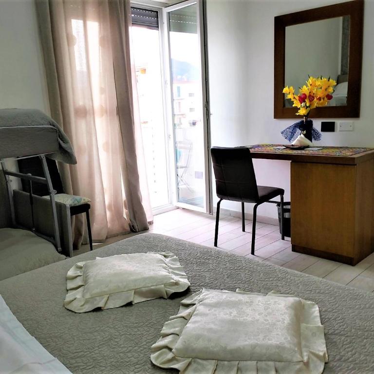 Pompei Domus Michaeli Bed & Breakfast - Camera Quadrupla con Balcone - 3