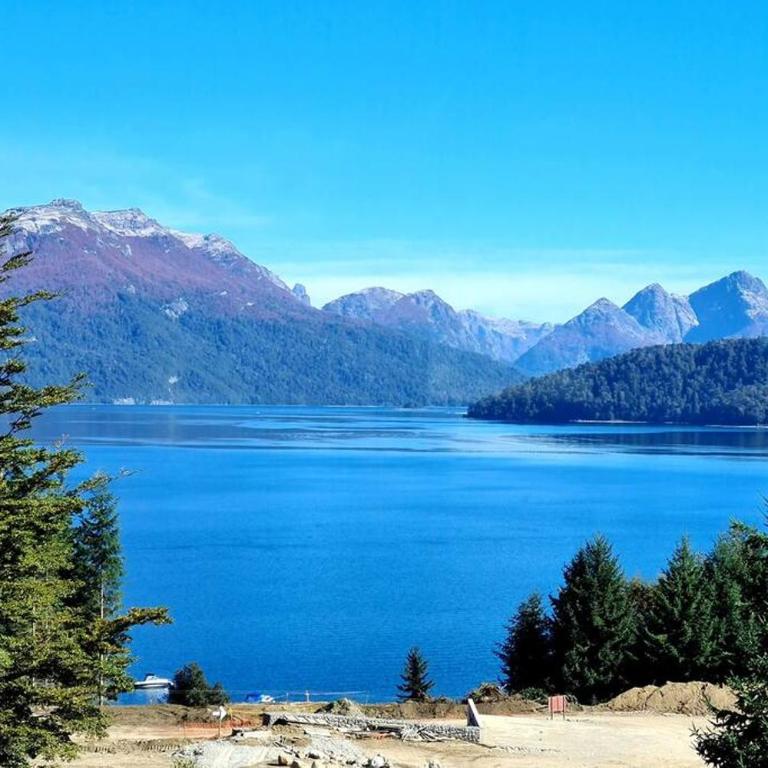 Puerto Esmeralda ESPECTACULAR DEPTO CON VISTA AL LAGO NAHUEL HUAPI - Apartamento con vistas al lago - 21