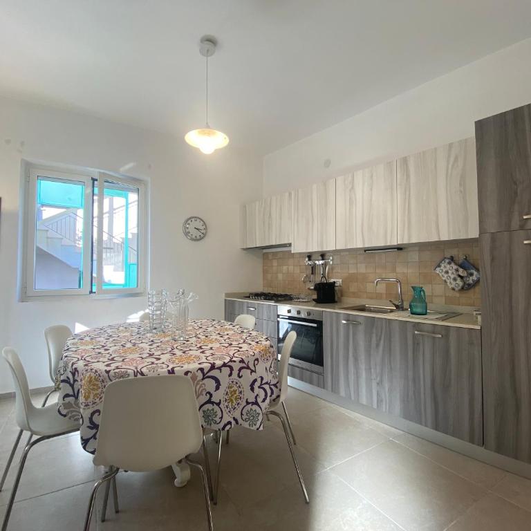 COMFORTABLE SEA HOLIDAYS AND WALKS - Appartamento con 2 Camere da Letto - 4