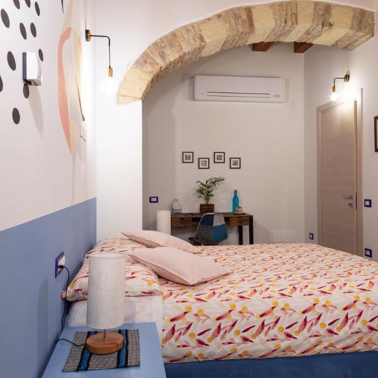 Trigu & Mangoni - Habitación Doble con baño privado - 1 o 2 camas - 6