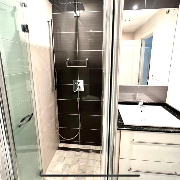 MI CAPRICHO BEACHFRONT- P300 - Apartment with sea view - Apartamento de 2 dormitorios - 37