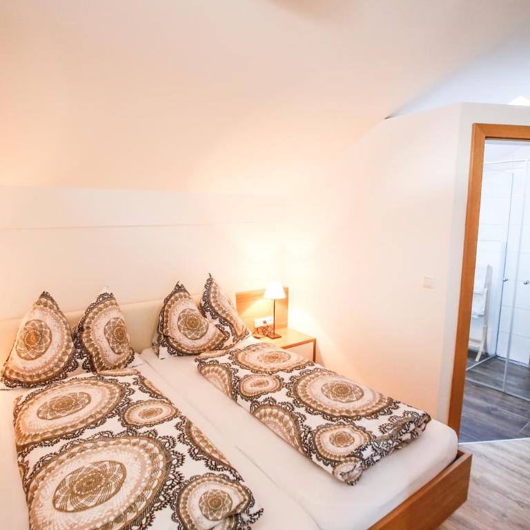 Pension Café Maier - Apartment mit 1 Schlafzimmer und Balkon - 14