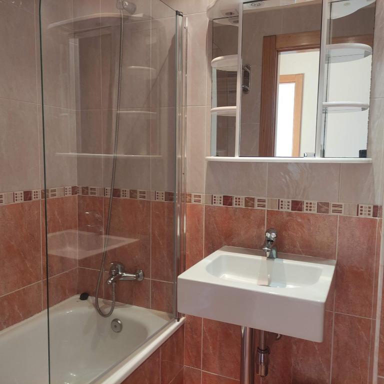 Apartamentos aDoniña Playa Major Sanxenxo - Apartamento con vistas a la piscina - 18