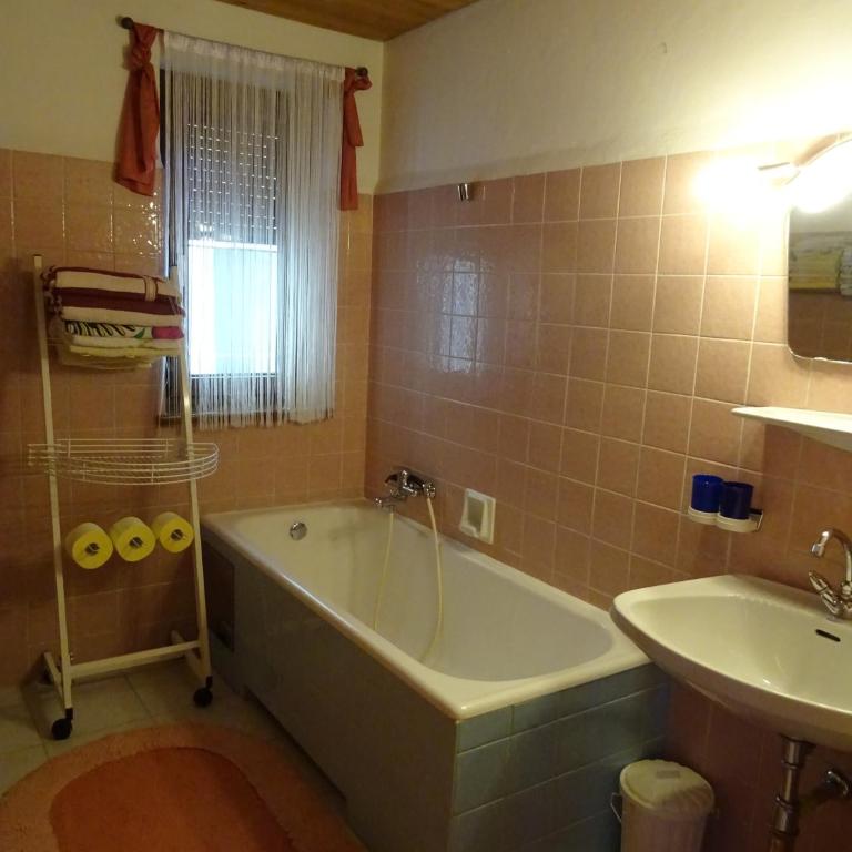 Ferienwohnung Traudl Singer - Apartment mit 2 Schlafzimmern und Terrasse - 15