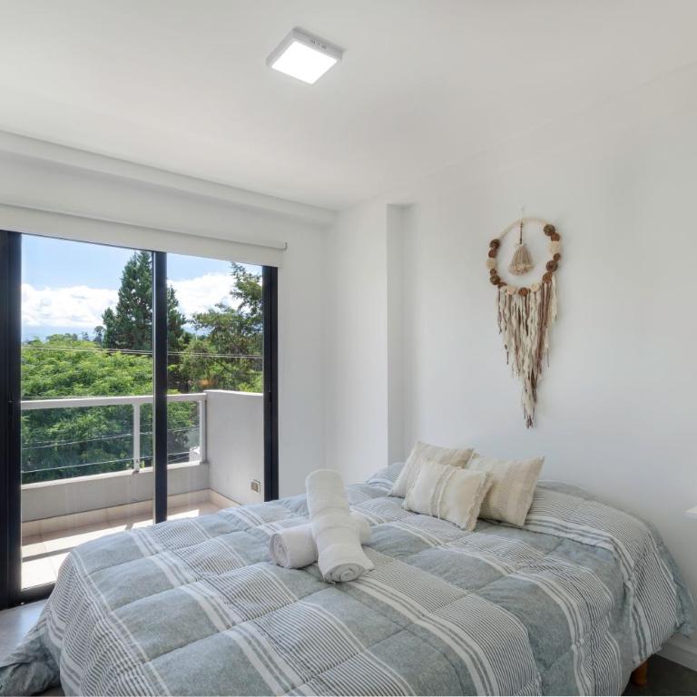 Departamento amplio en Salta - Apartamento de 2 dormitorios con balcón - 4