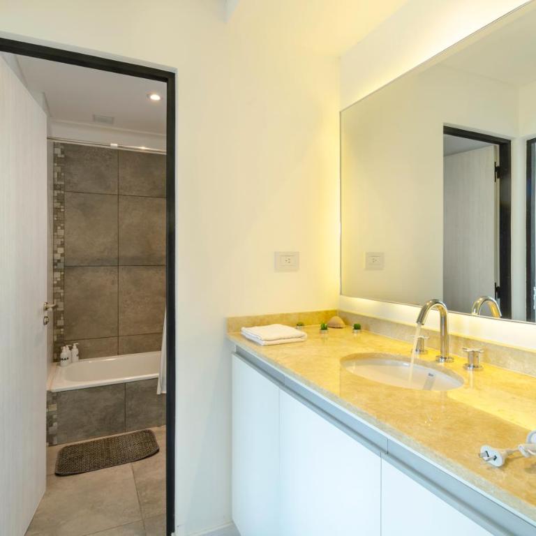 Departamento amplio en Salta - Apartamento de 2 dormitorios con balcón - 7