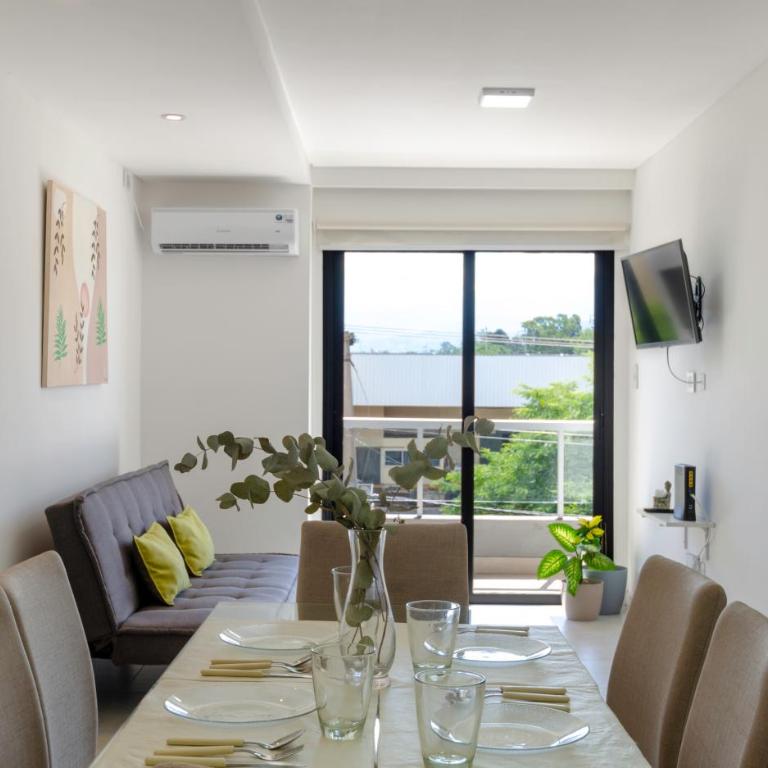 Departamento amplio en Salta - Apartamento de 2 dormitorios con balcón - 2