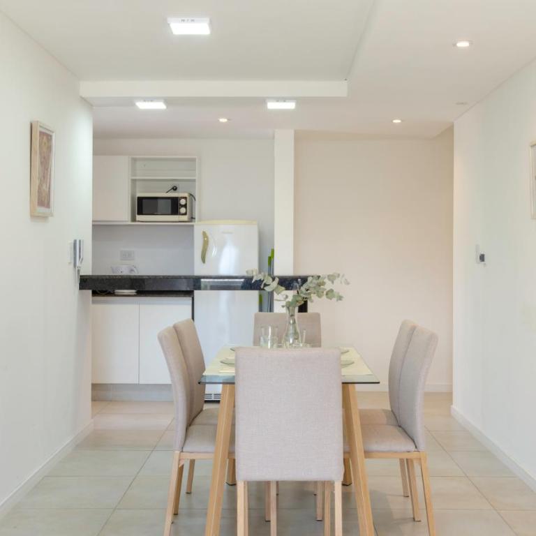 Departamento amplio en Salta - Apartamento de 2 dormitorios con balcón - 12