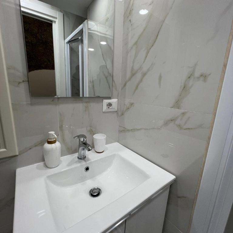 Casa Nunù - One-Bedroom Apartment - 8