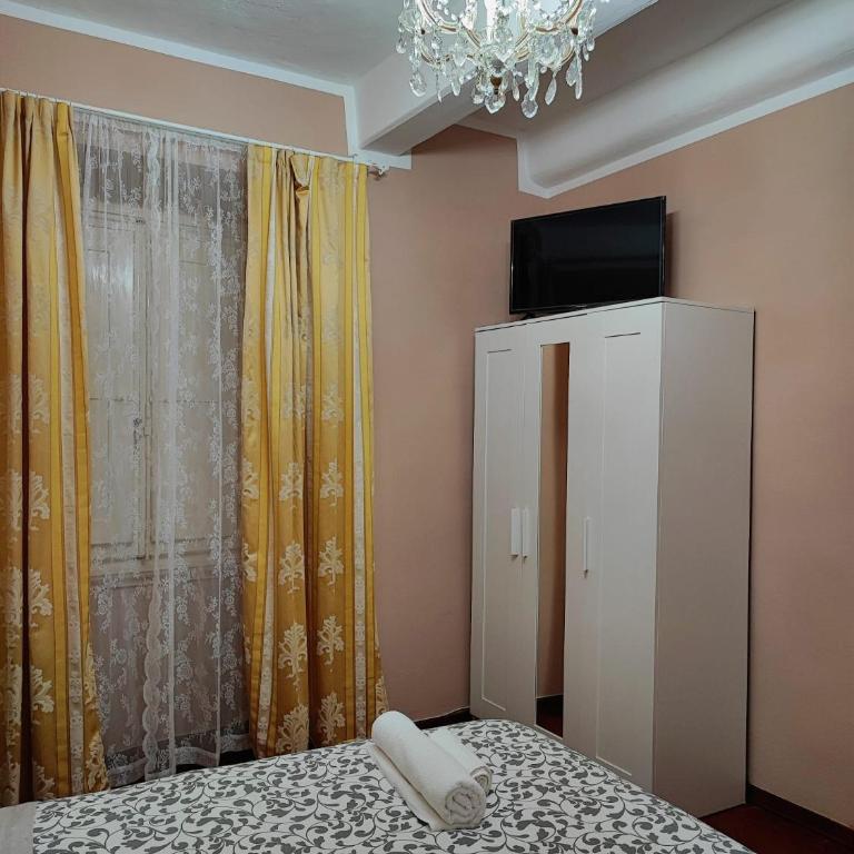 LTM Holiday x 4 - Two-Bedroom Apartment - 6
