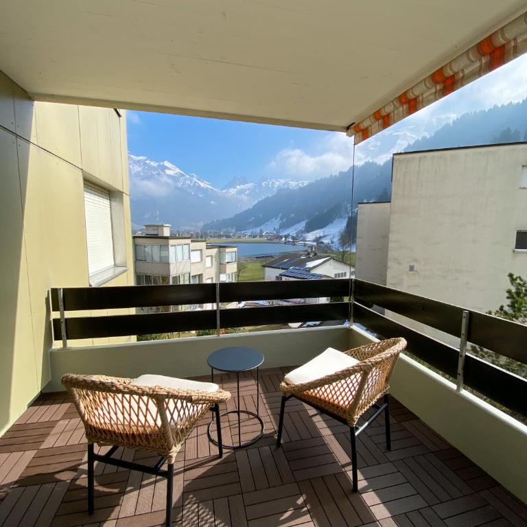 Wunderstay Alpine 203 Chic Studio with Balcony, Mountain and Lake view - Studio Apartment - 4