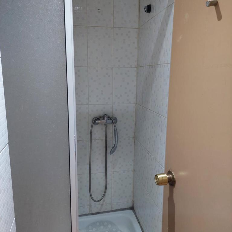 Umantü Hostel - Family Room with exclusive In front bathroom (not into the room) - 4