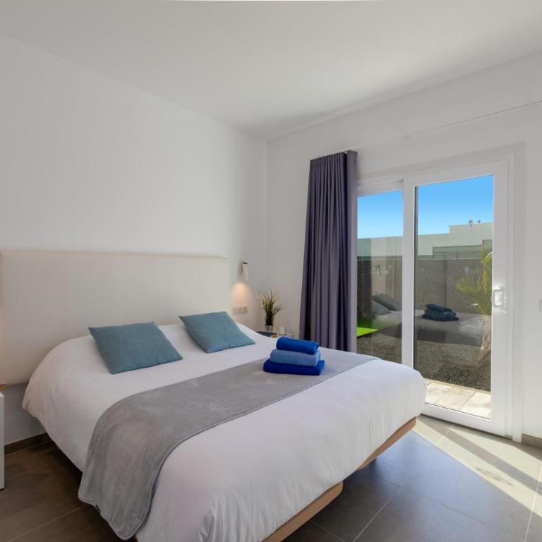 Villa Sibisse by Villa Plus - Villa - 11